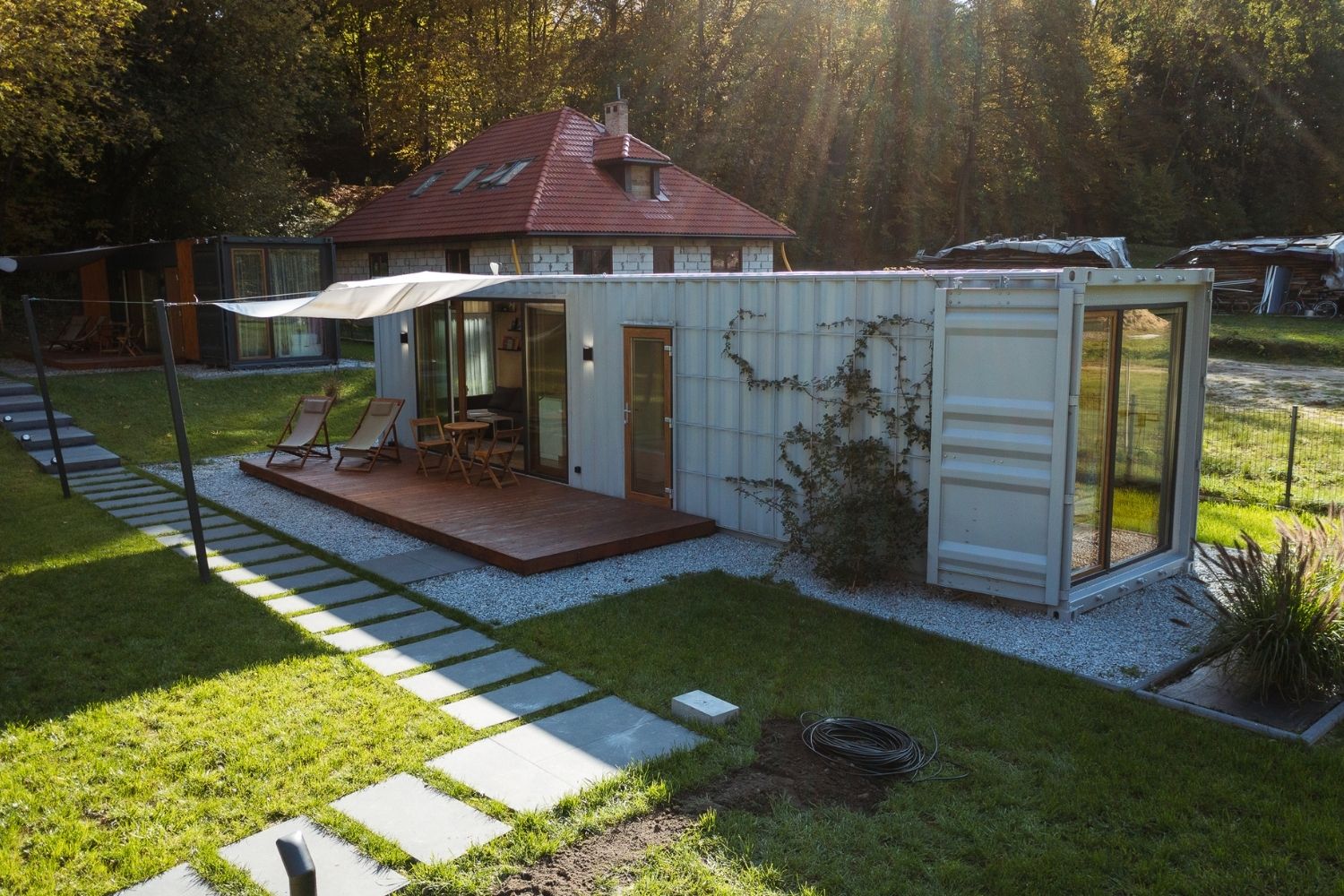 Container hotel module